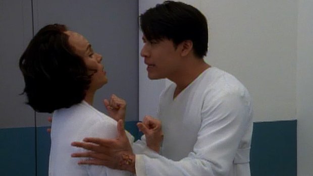 Star Trek: Voyager - Series 1 - Episode 1